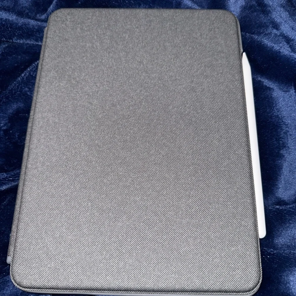 Logitech combo touch iPad case and keyboard